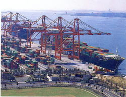 �C�R���e�i�ӓ�